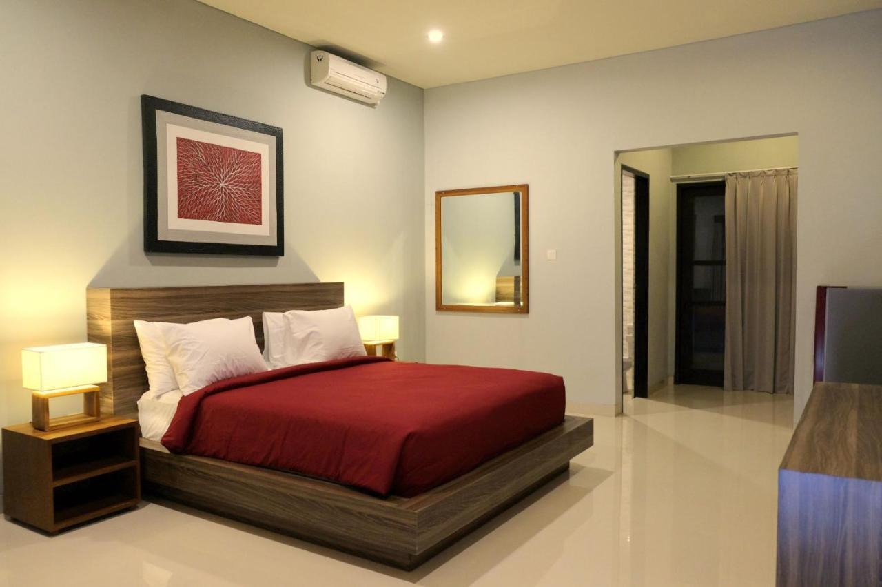 The New Moon Seminyak Hotel Exterior foto